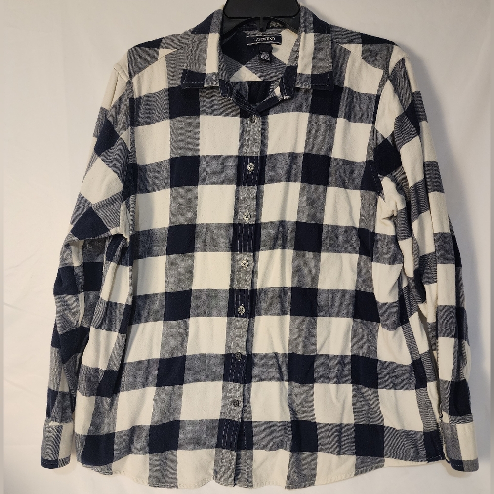 Lands End Woman’s Buffalo Plaid Soft Flannel Navy Button Up Shirt Sz 18